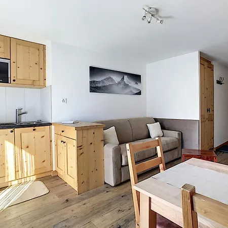 Apartment Asters 6